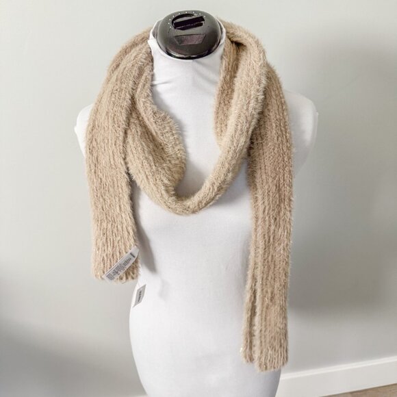 Old Navy Oatmeal and Gold Eyelash Scarf - NWT! - Picture 5 of 10